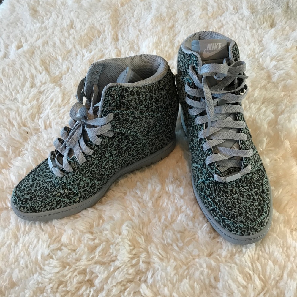 Nike Women's Dunk SkiHi Leopard pattern